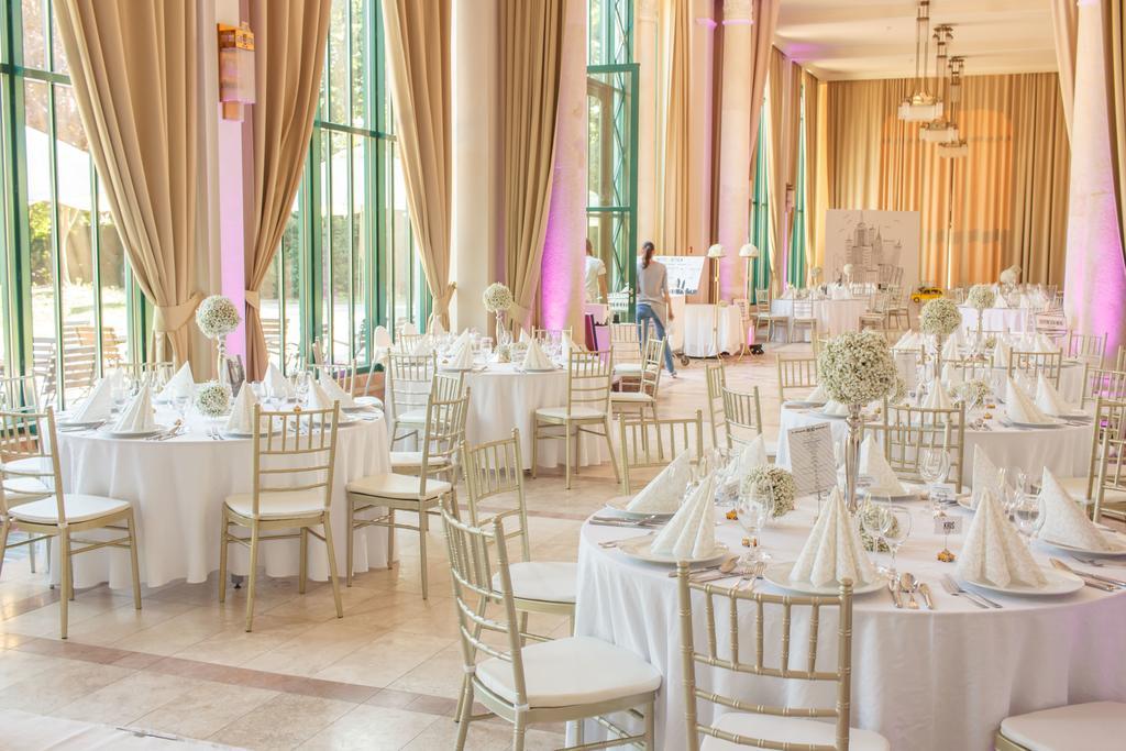 Hotel Kristaly Imperial Тата Екстер'єр фото