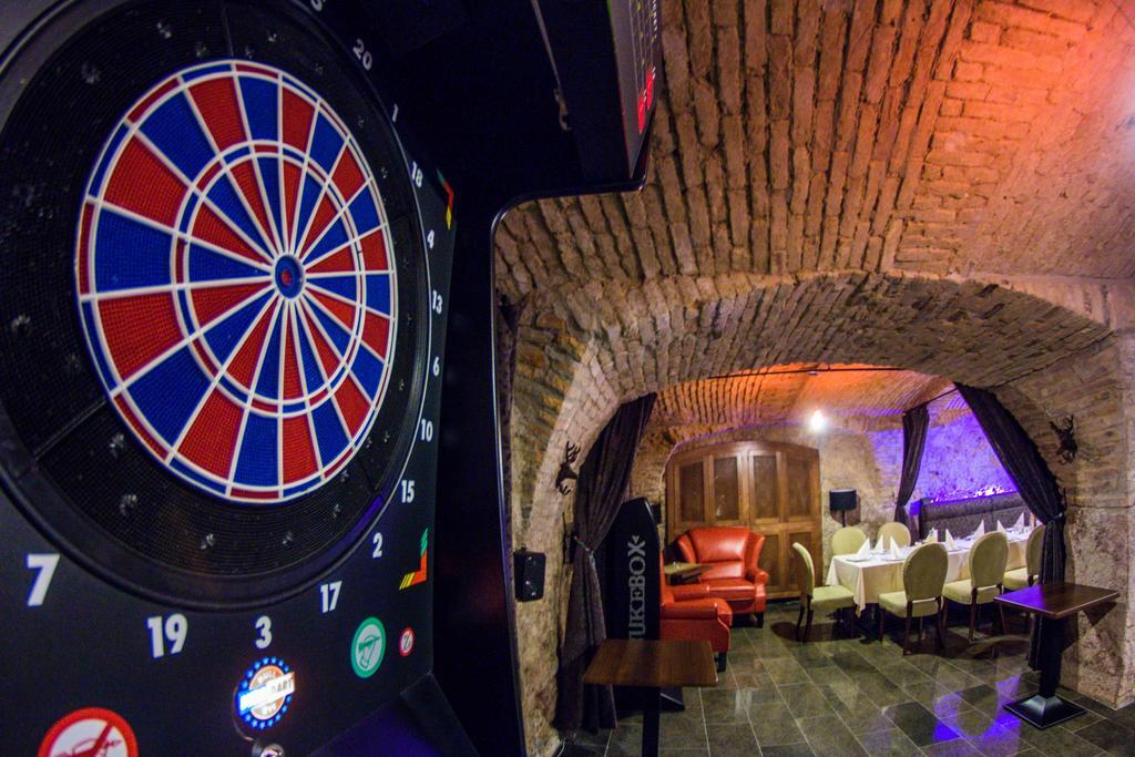 Hotel Kristaly Imperial Тата Екстер'єр фото
