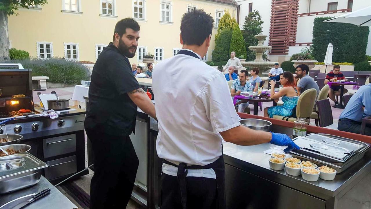 Hotel Kristaly Imperial Тата Екстер'єр фото
