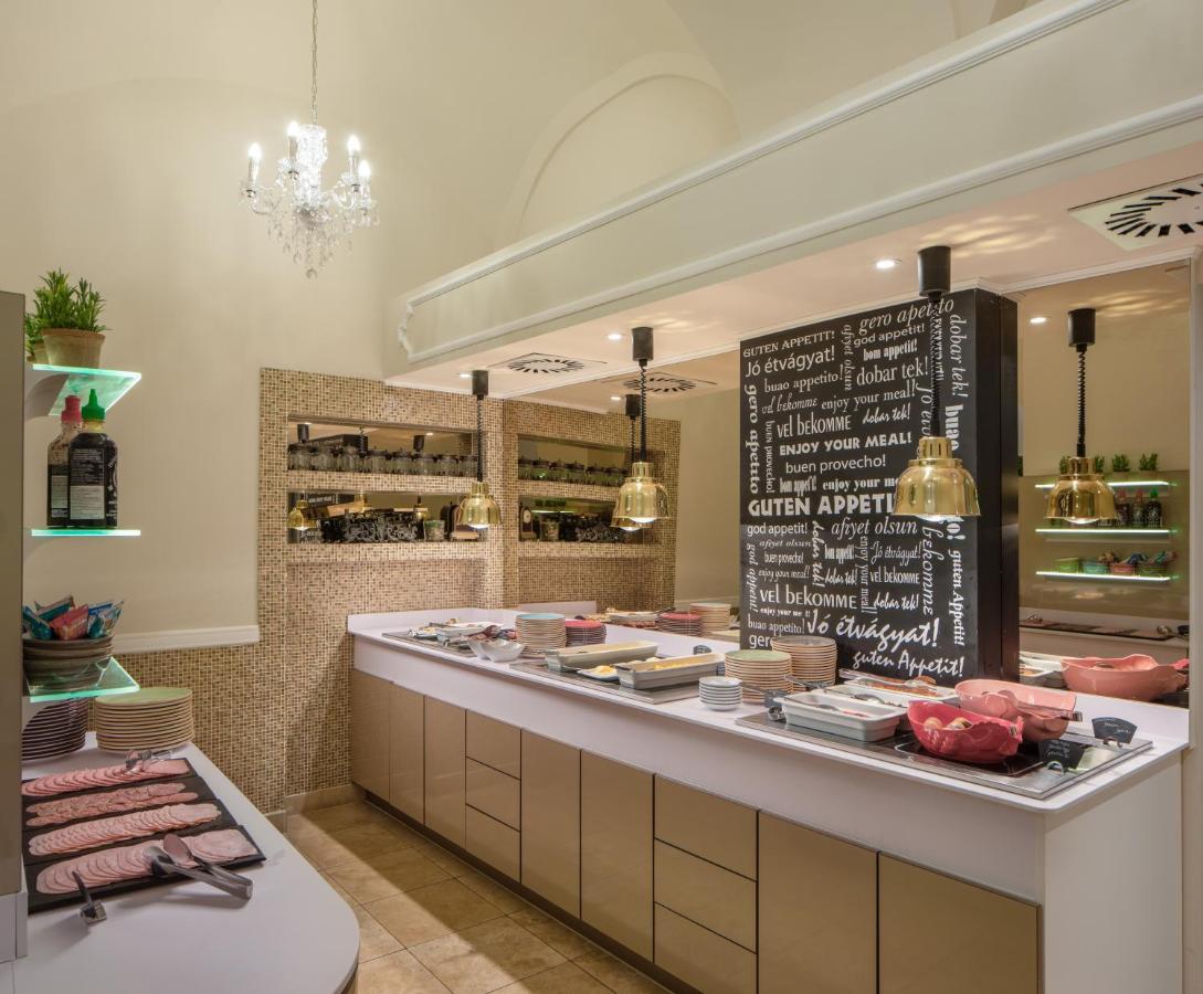 Hotel Kristaly Imperial Тата Екстер'єр фото